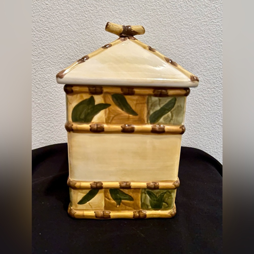 WCL 8.5” canister. Bamboo pattern